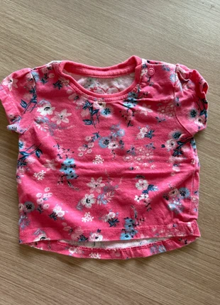 Roze t-shirt bloemen / Primark / maat 0-3 maand, marca: Primark, estado: Bom, tamanho: 1-3 meses / 56 cm, €1.00, €1.75 inclui Proteção do Comprador