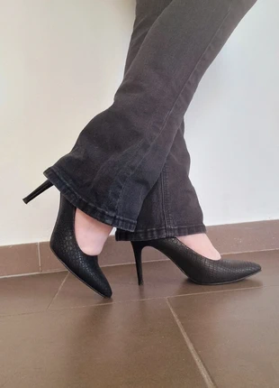 Escarpins noir classique 37 effet serpent, marque: miss tigresss, état: Très bon état, taille: 37, 10,00 €, 11,20 € Protection acheteurs incluse