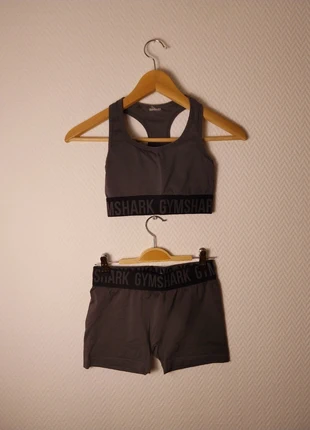 Brassière à coques gymshark + short taille XS couleur gris, marque: Gymshark, état: Très bon état, taille: XS / 34 / 6, 28,00 €, 30,10 € Protection acheteurs (Pro) incluse