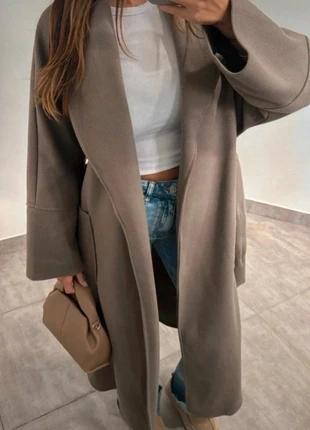 Manteau long avec ceinture, marque: boutique independente, état: Très bon état, taille: Taille unique, 21,99 €, 23,79 € Protection acheteurs incluse