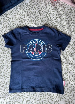 T-shirt PSG enfant, marque: Paris Saint-Germain, état: Très bon état, taille: 4 ans / 104 cm, 5,00 €, 5,95 € Protection acheteurs incluse