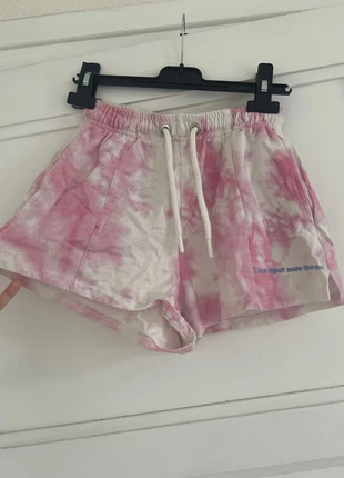 Short Tie Die rose et blanc Bershka S, marque: Bershka, état: Très bon état, taille: S / 36 / 8, 1,40 €, 2,17 € Protection acheteurs incluse