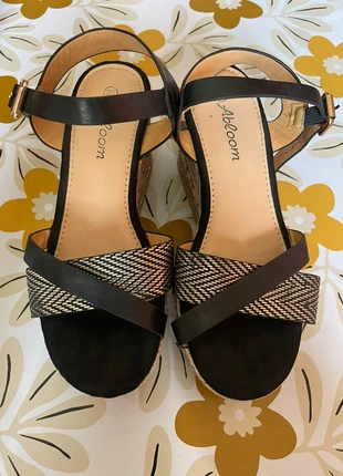 Chaussures noires., staat: Heel goed, maat: 36, € 2,00, € 2,80 inclusief Kopersbescherming