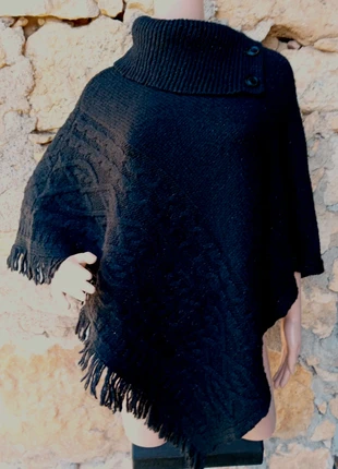 Ponchos noir avec fils argentés, marca: Unique, estado: Muito bom, tamanho: Tamanho único, €14.00, €15.40 inclui Proteção do Comprador