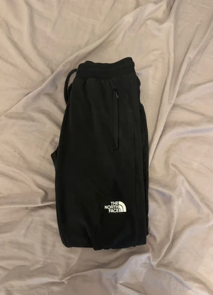 Jogging The North Face Noir, marke: The North Face, zustand: Neu, mit Etikett, größe: XS, 26,99 €, 29,04 € inklusive Vinted-Käuferschutz