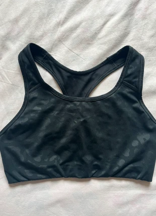 Brassière Nike Pro léopard, marque: Nike, état: Très bon état, taille: S, 12,00 €, 13,30 € Protection acheteurs incluse