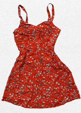 Robe courte fleurie rouge – Dos nu à nœud, marke: Aesthetic, zustand: Neu, größe: M / 38 / 10, 12,95 €, 14,30 € inklusive Vinted-Käuferschutz