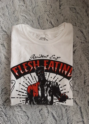 T-shirt femme Resident Evil , merk: DIFUZED, staat: Nieuw zonder prijskaartje, maat: S / 36 / 8, € 10,00, € 11,20 inclusief Kopersbescherming