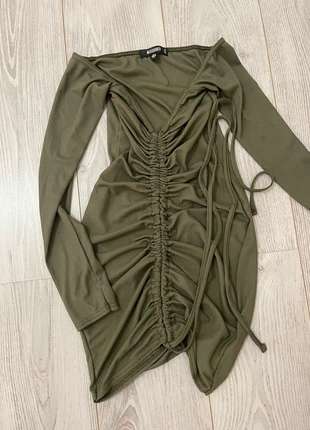 Robe kaki, marca: Missguided, estado: Novo sem etiquetas, tamanho: XXS / 32 / 4, €10.00, €11.20 inclui Proteção do Comprador