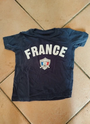 Tee-shirts Football, état: Satisfaisant, taille: 18-24 mois / 86 cm, 1,50 €, 2,28 € Protection acheteurs incluse