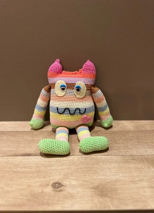 Troost monstertje, merk: Handgemaakt, staat: Nieuw zonder prijskaartje, maat: 3 jaar / 98 cm, € 5,00, € 5,95 inclusief Kopersbescherming