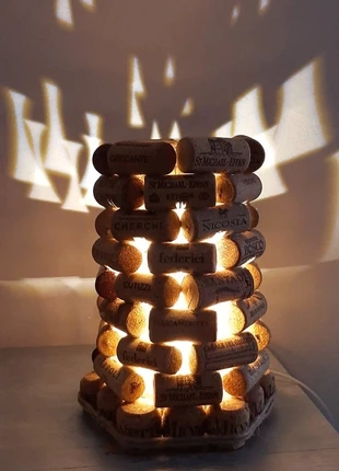 Lampada artigianale con tappi di sughero – luce d’atmosfera unica, état: Neuf avec étiquette, 25,00 €, 26,95 € Protection acheteurs incluse