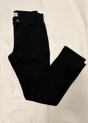 Pantalón negro pitillo Kiabi, marque: Kiabi, état: Très bon état, taille: 12 ans / 152 cm, 4,90 €, 5,85 € Protection acheteurs incluse
