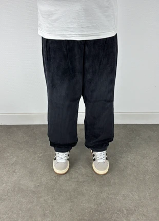 Pantalon vintage large en velours côtelé / corduroy noir, merk: Vintage Dressing, staat: Heel goed, maat: S, € 22,00, € 23,80 inclusief Kopersbescherming Pro