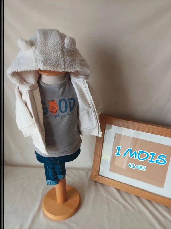 Gilet zippé à capuche et tee-shirt manches longues Kiabi garçon 1 mois