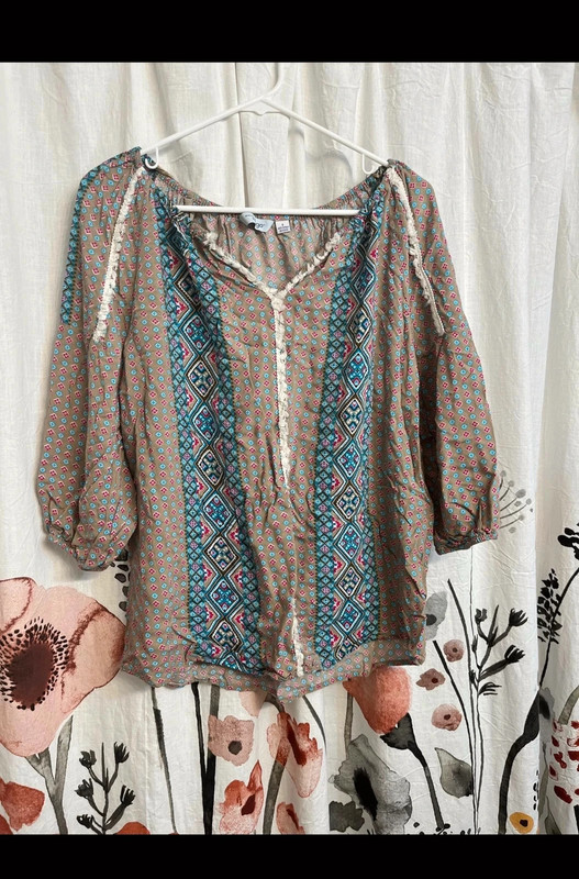 Beautiful Top Size Small 2