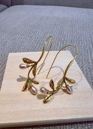 80% off | 18K gold plated vintage elegant pearl design earrings from Japa, brand: Design and Made in Japan, condition: Very good, £16.00, £17.50 includes Buyer Protection