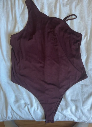 Body asymétrique, merk: Shein Curve, staat: Heel goed, maat: 6XL / 52 / 24, € 4,00, € 4,90 inclusief Kopersbescherming