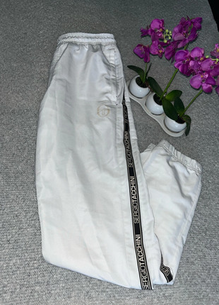 Jogging Sergio Tacchini blanc taille S, marque: Sergio Tacchini, état: Très bon état, taille: S, 5,00 €, 5,95 € Protection acheteurs incluse