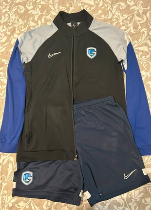 Leuke sport set van Nike x Genk, marca: Nike, estado: Bueno, tamaño: L, 12,00 €, 13,30 € Protección al comprador incluida
