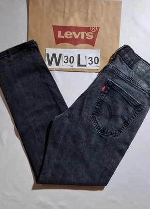 Jean Lévis 541 coupe droite noir W30 L30 - Taille 40 FR - 30x30, merk: Levi's, staat: Goed, maat: W30 | FR 40, € 17,00, € 18,55 inclusief Kopersbescherming Pro