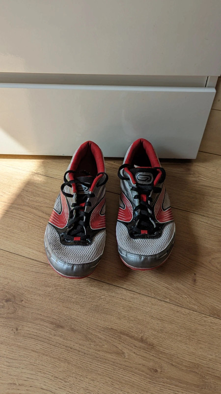 Chaussures d'athlétisme à crampons taille 44