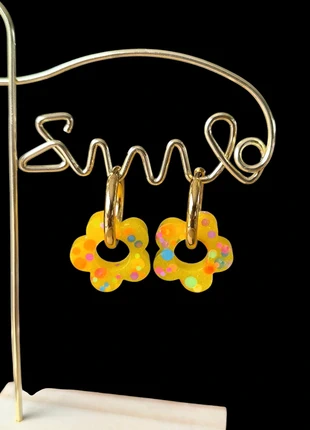 Boucles d'oreilles créoles petites fleurs jaune, brand: aucune, condition: New without tags, €10.00, €11.20 includes Buyer Protection