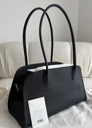 The Row Margaux EW Shoulder Deep Navy, merk: The Row, staat: Nieuw met prijskaartje, € 2 749,00, € 2 803,98 inclusief Kopersbescherming