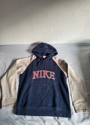 Sweatshirt a capuche Nike, marque: Nike, état: Bon état, taille: S, 15,00 €, 16,45 € Protection acheteurs incluse