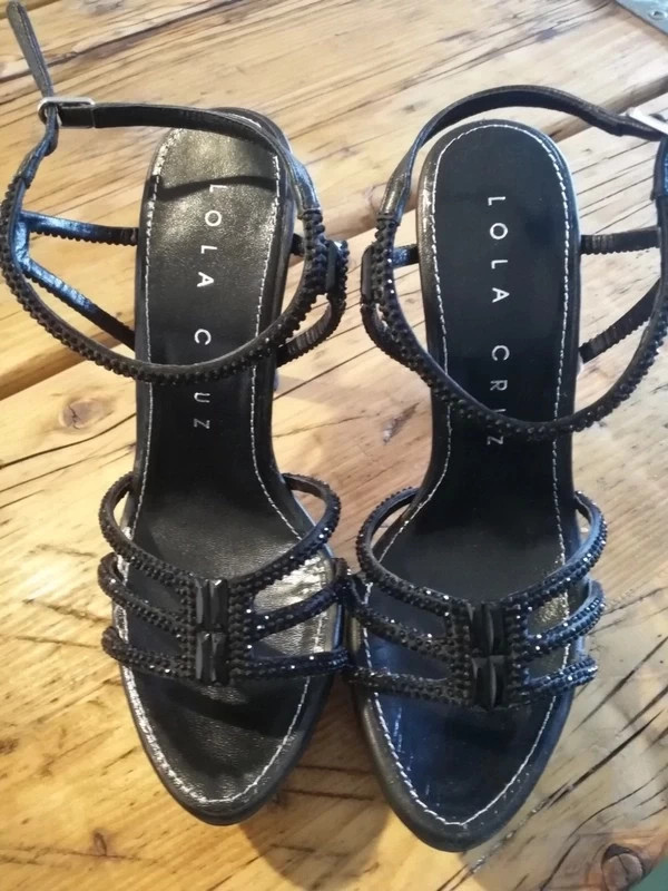 Lola best sale cruz sandalen
