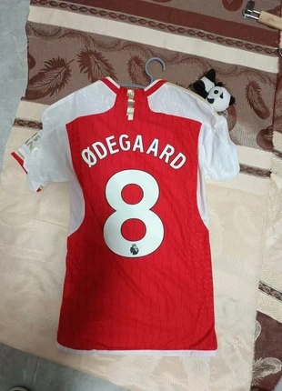 Red M, condition: Very good, size: M, £25.00, £26.95 includes Buyer Protection