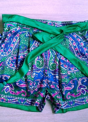 Short NUEVO raso verde estampado paisley S 36, marque: Sfera, état: Neuf avec étiquette, taille: S / 36 / 8, 12,00 €, 13,30 € Protection acheteurs incluse