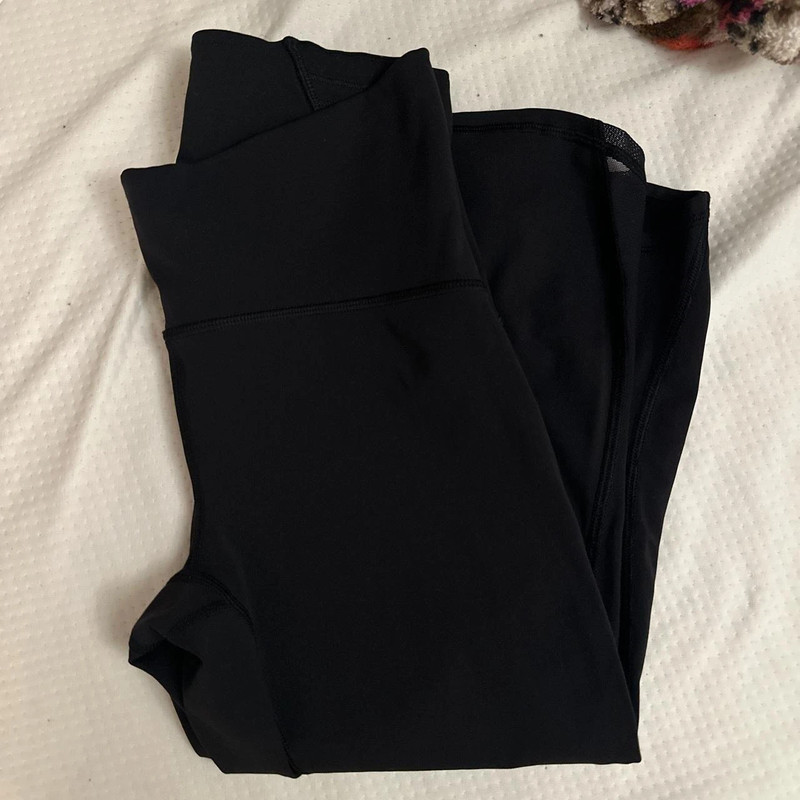 Lululemon black cropped high rise mesh panel leggings 2