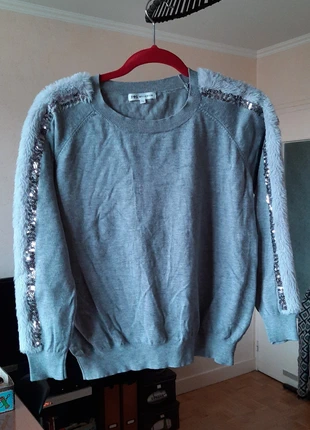 Pull gris Millénium avec fourrure et sequins argent, marca: Millenium, estado: Muy bueno, tamaño: Talla única, 15,00 €, 16,45 € Protección al comprador incluida
