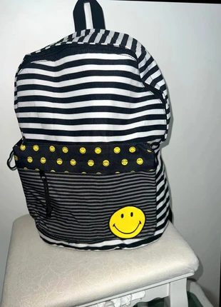 Sac à dos rayé noir et blanc Smiley - Motif rayures et smileys jaunes, marca: Smiley, estado: Muy bueno, 10,00 €, 11,20 € Protección al comprador incluida