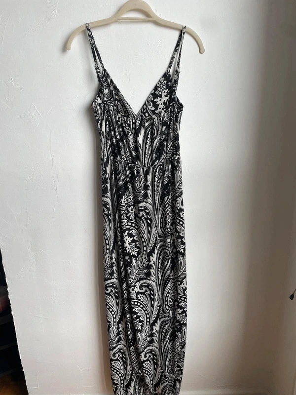 Robe longue été noir et blanche à bretelle - photo numéro 5