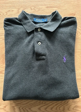 Vintage Ralph Lauren Long Sleeve Polo – Dark Charcoal with Purple Polo Logo – Size M, marque: Ralph Lauren, état: Neuf sans étiquette, taille: M, 22,00 €, 23,80 € Protection acheteurs incluse