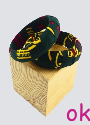 Lot de 2 Bracelets ornées de wax, marke: Africa, zustand: Sehr gut, 12,00 €, 13,30 € beinhaltet Vinted-Käuferschutz Pro