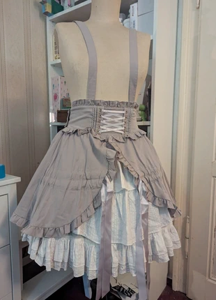 Amavel Trägerrock mit Überrock, marke: Lolita, zustand: Sehr gut, größe: Einheitsgröße, 48,00 €, 51,10 € inklusive Vinted-Käuferschutz