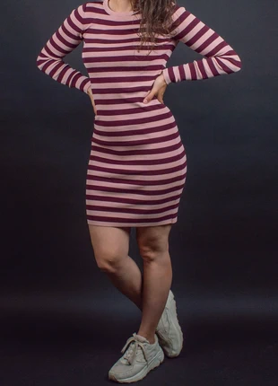 Cute dress (nikkie), merk: NIKKIE, staat: Heel goed, maat: XXS / 32 / 4, € 13,00, € 14,35 inclusief Kopersbescherming