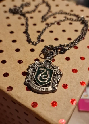 Collana Harry Potter Slytherin serpeverde, marca: Harry Potter, estado: Muy bueno, 9,00 €, 10,15 € Protección al comprador incluida