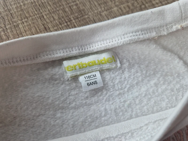 Pull Vertbaudet 6 ans en bon état - photo numéro 3