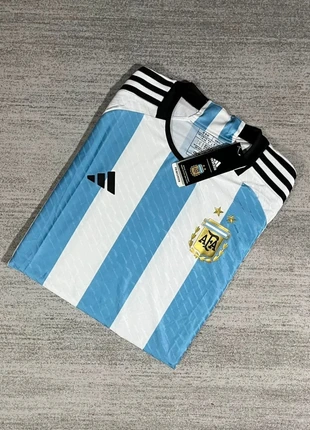 Maillot de football argentine homme / taille M homme / neuf avec étiquette / bleu blanc / 2022-2023, marke: adidas, zustand: Neu, mit Etikett, größe: M, 45,00 €, 47,95 € inklusive Vinted-Käuferschutz