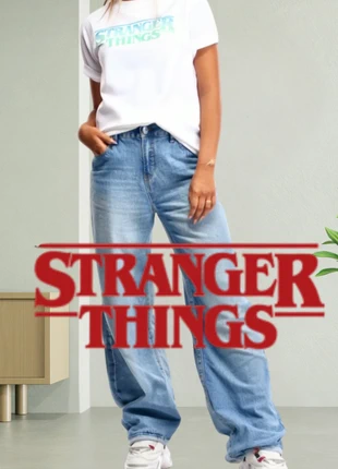 🌸 Camiseta Oficial Stranger Things Netflix Talla M 🌸, merk: Netflix, staat: Heel goed, maat: M / 38 / 10, € 6,90, € 7,95 inclusief Kopersbescherming