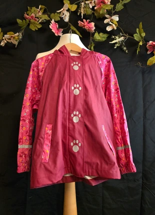 Regen Jacke, merk: Lupoline, staat: Goed, maat: 5 jaar / 110 cm, € 2,00, € 2,80 inclusief Kopersbescherming