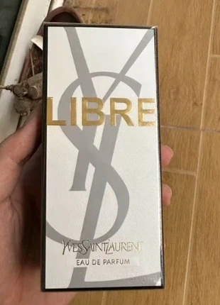Parfum Libre Yves Saint Laurent, marque: Yves Saint Laurent, état: Neuf avec étiquette, 25,00 €, 26,95 € Protection acheteurs incluse