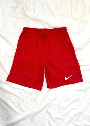 📦 📦 Nike Red Sports Shorts with White Logo – Size M, marca: Nike, estado: Novo sem etiquetas, tamanho: M, €8.40, €9.52 inclui Proteção do Comprador