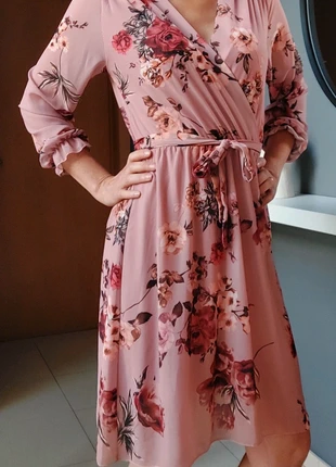 Robe vieux rose fleurie neuve , marque: Promise, état: Neuf sans étiquette, taille: S / 36 / 8, 9,00 €, 10,15 € Protection acheteurs incluse