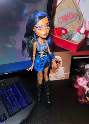 Poupée monster high robecca, marque: Monster, état: Très bon état, taille: Taille unique, 10,00 €, 11,20 € Protection acheteurs incluse