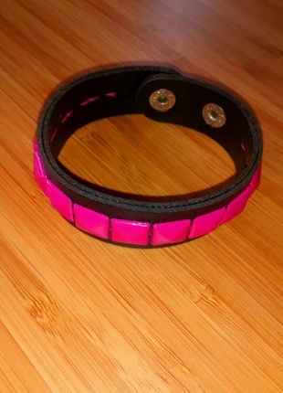 Bracelet à clous , zustand: Gut, 2,00 €, 2,80 € inklusive Vinted-Käuferschutz